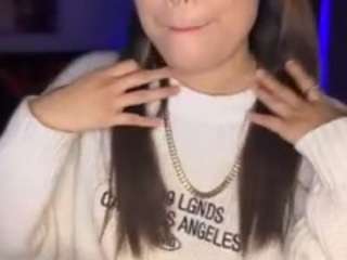 lillytillercam Live Webcam on CamSoda