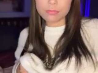 lillytillercam webcam model