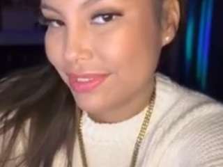 lillytillercam Live Webcam on CamSoda