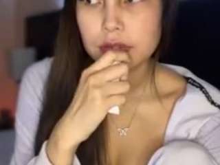 lillytillercam webcam