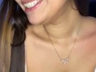 Live webcam model lillytillercam on Soda Cams