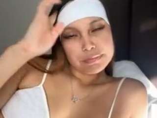 lillytillercam webcam