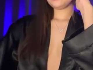 lillytillercam webcam