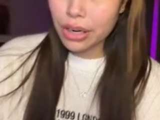 lillytillercam webcam