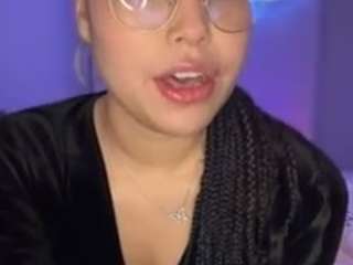 lillytillercam webcam