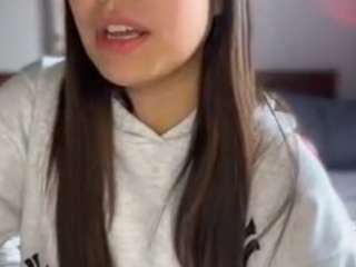 Live webcam model lillytillercam on Soda Cams