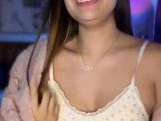 lillytillercam webcam