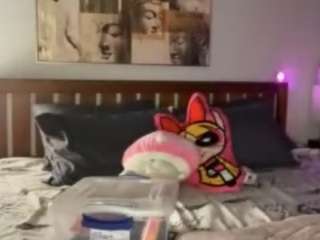 lillytillercam webcam