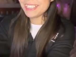 Live webcam model lillytillercam on Soda Cams