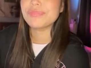 lillytillercam Live Webcam on CamSoda