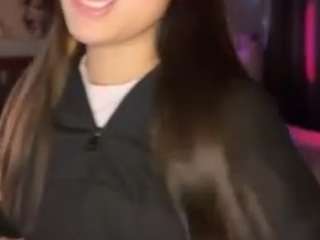 Live webcam model lillytillercam on Soda Cams