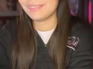 Live webcam model lillytillercam on Soda Cams