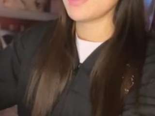 Live webcam model lillytillercam on Soda Cams