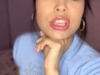 lillytillercam webcam