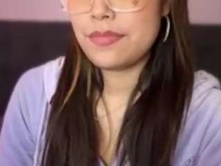 lillytillercam's CamSoda show and profile