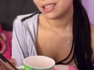 lillytillercam webcam