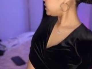 lillytillercam webcam