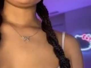 lillytillercam webcam