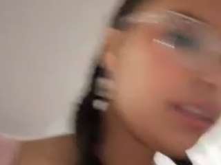 lillytillercam webcam