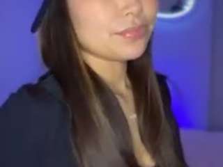 lillytillercam webcam