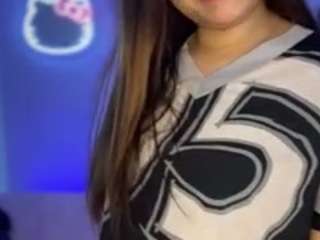 lillytillercam webcam