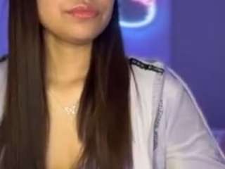 lillytillercam webcam