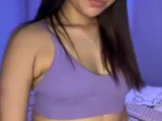 Live webcam model lillytillercam on Soda Cams