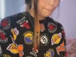 lillytillercam webcam