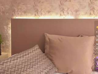Mila Grace live webcam show