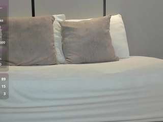 samantha-17's CamSoda show and profile