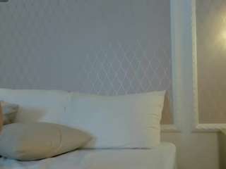 samantha-17 Live Webcam on CamSoda