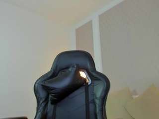 samantha-17 Live Webcam on CamSoda