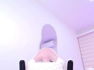 emma-ma's CamSoda show and profile