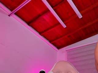 emma-ma Live Webcam on CamSoda