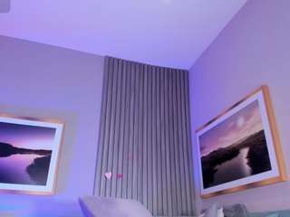 Live cam show with Hailey-Fox