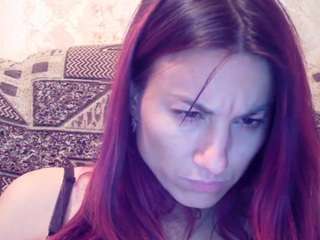 kiss-lovely webcam model