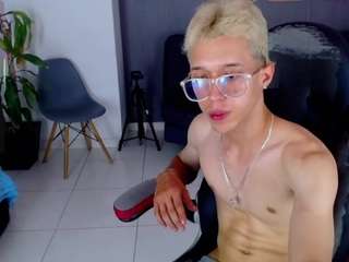 skinnybigc0ck20