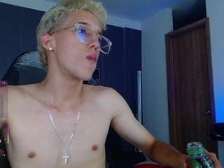 skinnybigc0ck20 camsoda