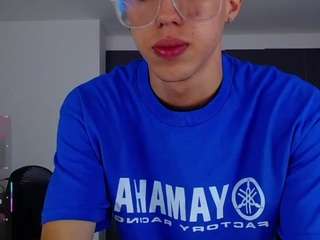 skinnybigc0ck20 camsoda