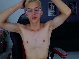 skinnybigc0ck20 camsoda