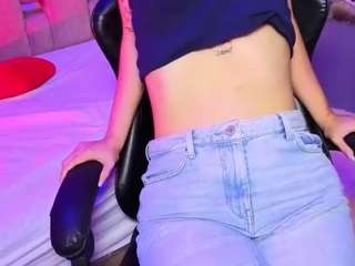 zharalux Live Webcam on CamSoda