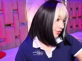 zharalux Live Webcam on CamSoda