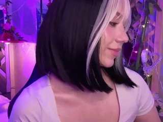 zharalux's CamSoda show and profile