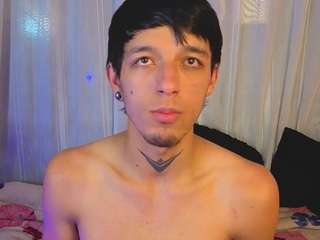 adamsniki Live Webcam on CamSoda