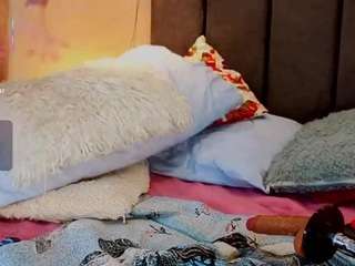 helenacole's CamSoda show and profile