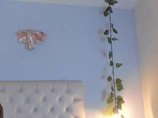 isabella-flowers webcam model