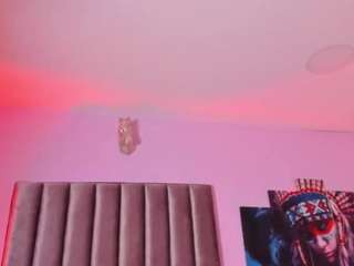 isabella-flowers, female webcam model,  years old, on live webcam