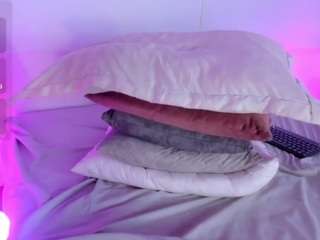 Isabella-Flowers live cam preview