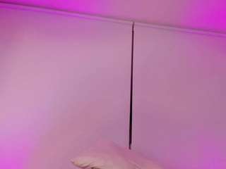 Isabella-Flowers live cam preview