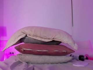 Isabella-Flowers live cam preview